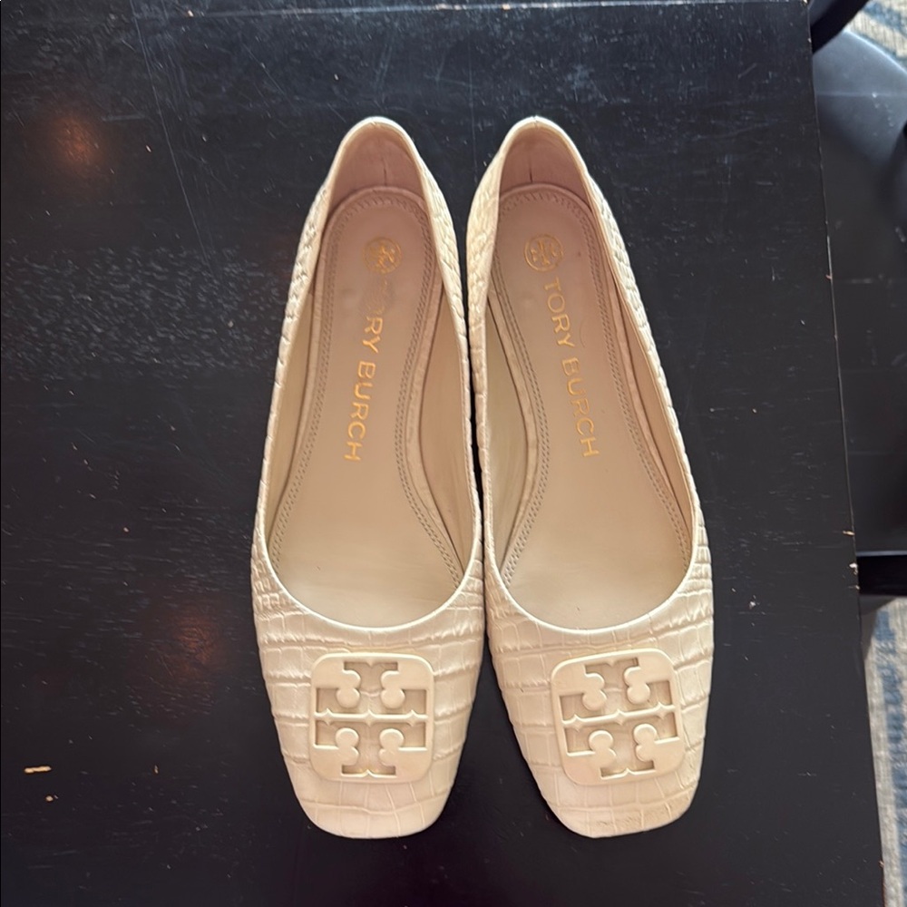 Tory Burch Cream Ballet Flats with Square Toe